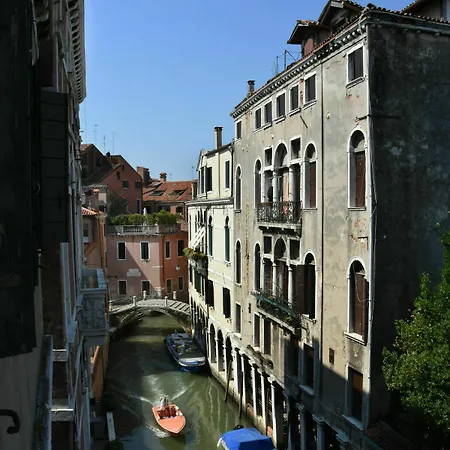 Corte Dei Miracoli Pensión Venecia
